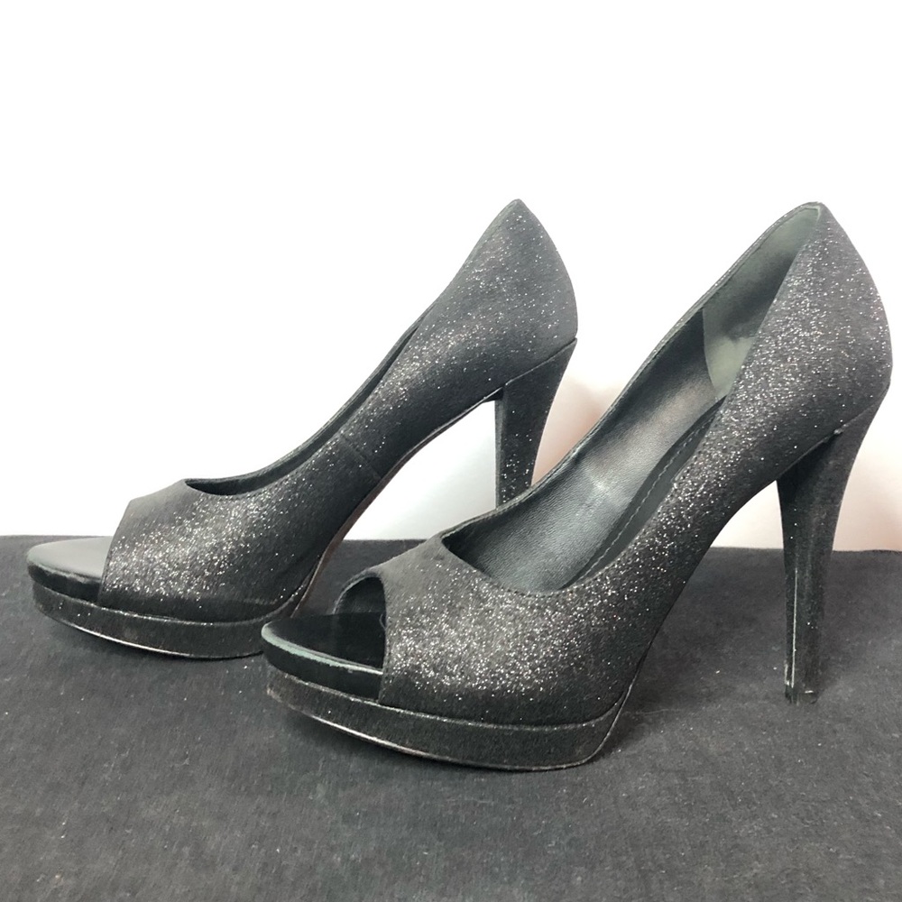 Vera Wang Lavender Label Open Toe Heels 7.5M